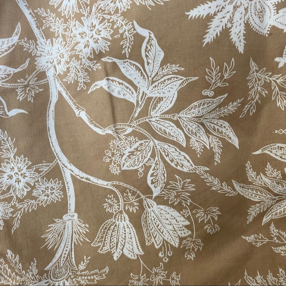 New condition made in Canada capris - Picture 4 of 7